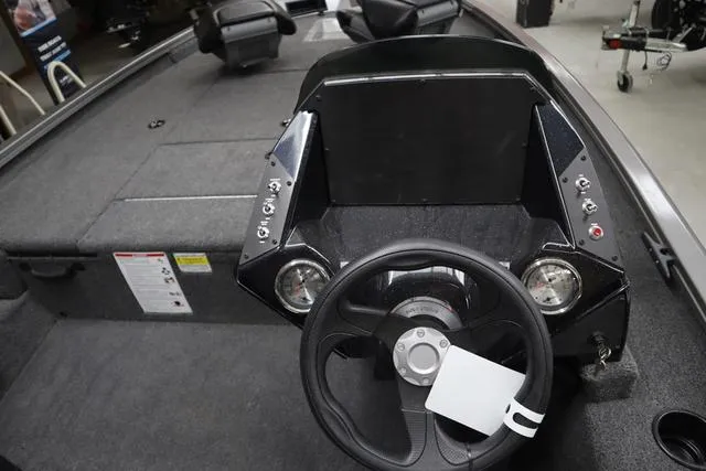 Slide: The Image of Crestliner XFC 18 Crappie 2025 - 29