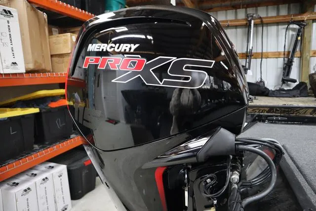 Slide: The Image of Crestliner XFC 18 Crappie 2025 - 4