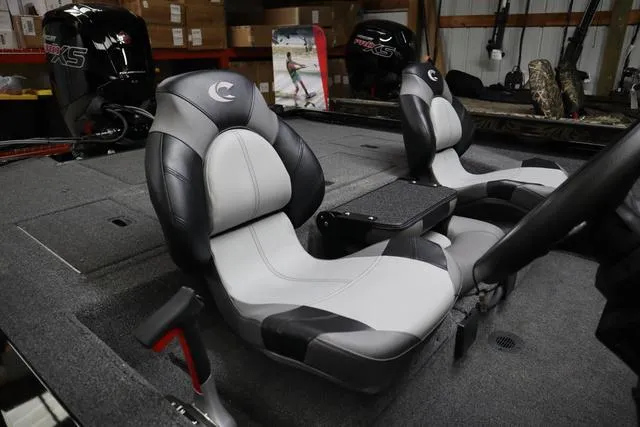 Slide: The Image of Crestliner XFC 18 Crappie 2025 - 5