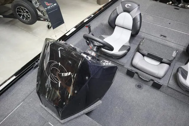 Slide: The Image of Crestliner XFC 18 Crappie 2025 - 9