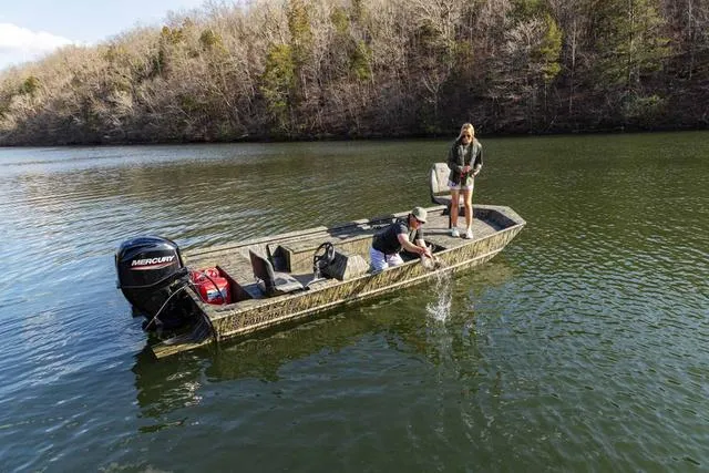 Slide: The Image of Lowe Roughneck 1860 Rambler 2025 - 7