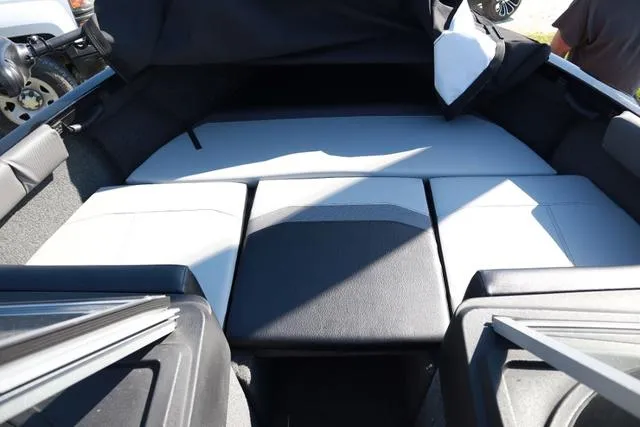 Slide: The Image of Crestliner 1650 SUPER HAWK WT 2020 - 3