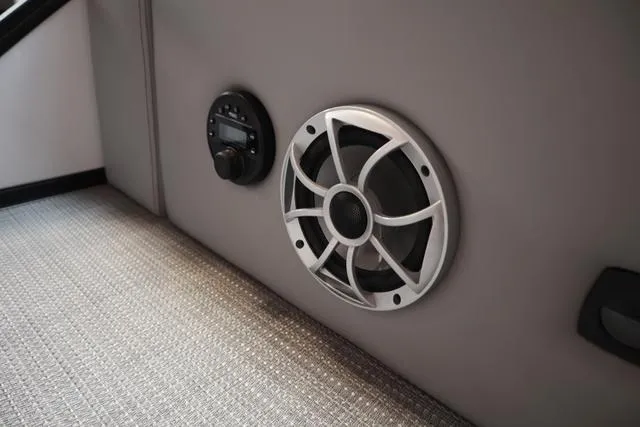 Slide: The Image of Bentley Pontoons Elite 223 Swingback DC Triple Tube Pkg 2025 - 32