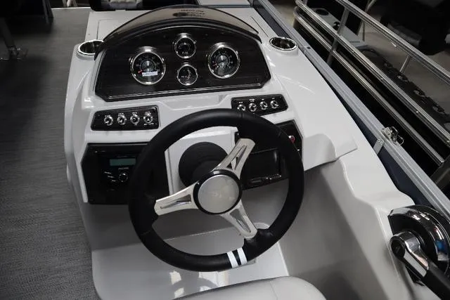 Slide: The Image of Lowe SF 214 2023 - 6