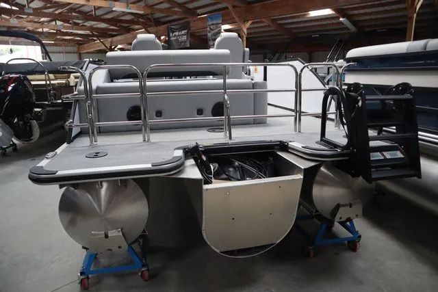 Slide: The Image of Bentley Pontoons Legacy 223 Swingback Triple Tube Pkg 2025 - 3