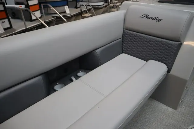 Slide: The Image of Bentley Pontoons Elite 253 Swingback DC Triple Tube Pkg 2025 - 14