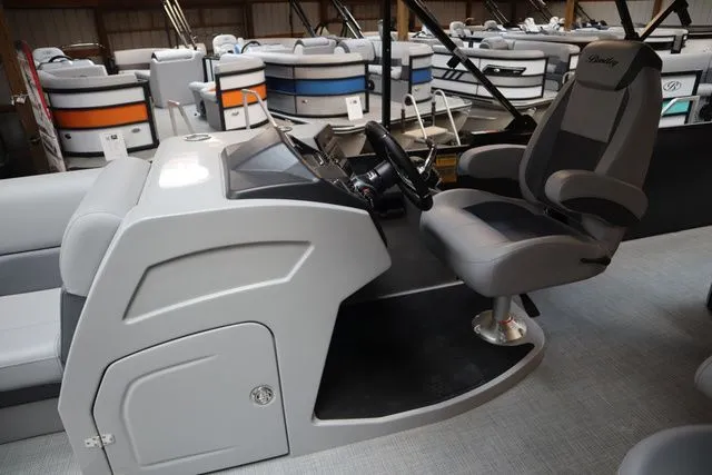 Slide: The Image of Bentley Pontoons Elite 253 Swingback DC Triple Tube Pkg 2025 - 17