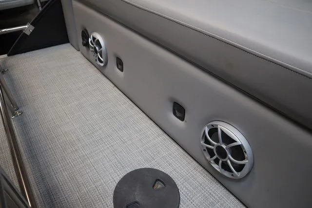 Slide: The Image of Bentley Pontoons Elite 253 Swingback DC Triple Tube Pkg 2025 - 20