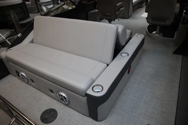 Slide: The Image of Bentley Pontoons Elite 253 Swingback DC Triple Tube Pkg 2025 - 22