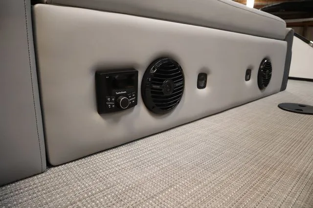 Slide: The Image of Bentley Pontoons Elite 253 Swingback DC Triple Tube Pkg 2025 - 37