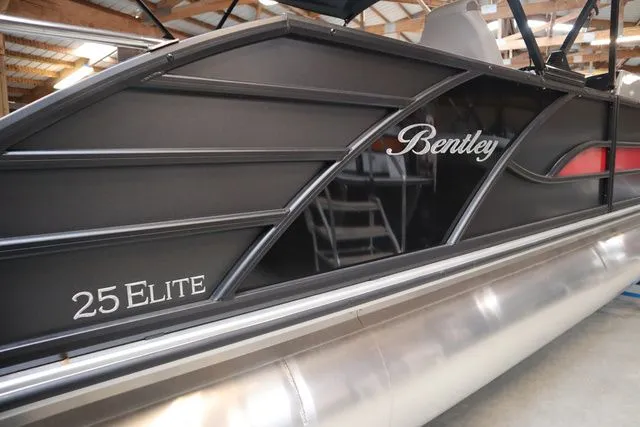 Slide: The Image of Bentley Pontoons Elite 253 Swingback DC Triple Tube Pkg 2025 - 4