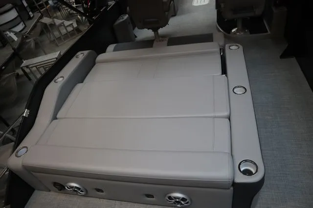 Slide: The Image of Bentley Pontoons Elite 253 Swingback DC Triple Tube Pkg 2025 - 41