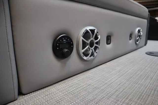 Slide: The Image of Bentley Pontoons Elite 253 Swingback DC Triple Tube Pkg 2025 - 44