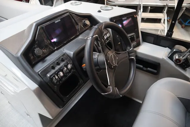 Slide: The Image of Bentley Pontoons Elite 253 Swingback DC Triple Tube Pkg 2025 - 7