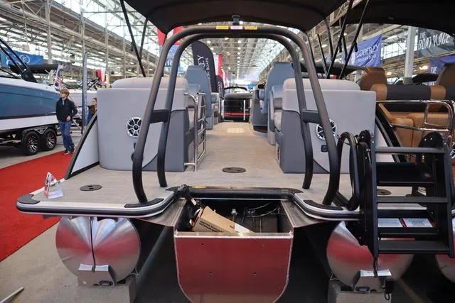 Slide: The Image of Bentley Pontoons Elite 223 Admiral Triple Tube Pkg 2025 - 4