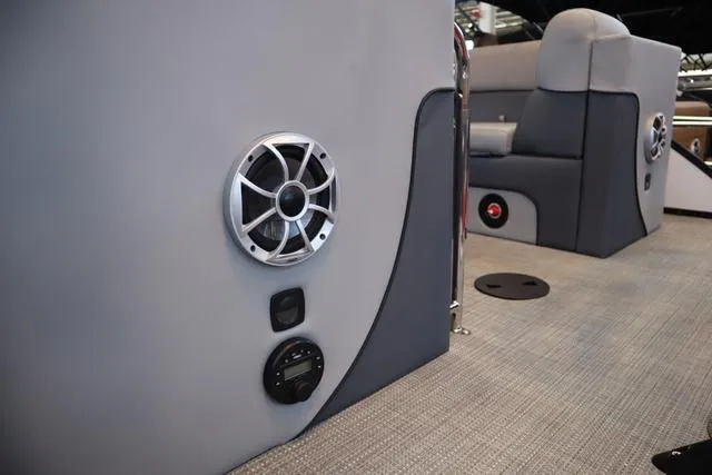 Slide: The Image of Bentley Pontoons Elite 223 Admiral Triple Tube Pkg 2025 - 5