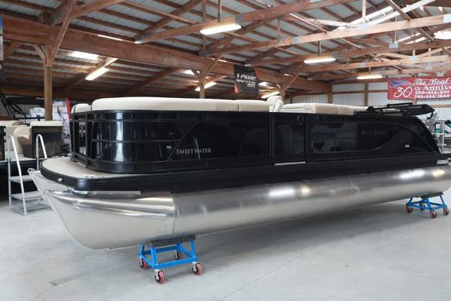 The Image of Godfrey Sweetwater 2286 SFL Triple Tube Package 2025 - 1