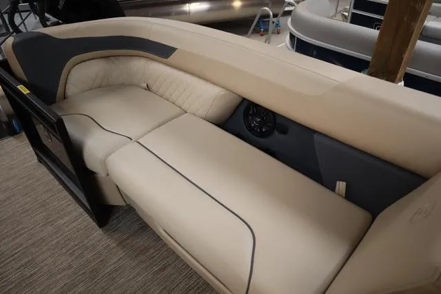 Slide: The Image of Godfrey Sweetwater 2286 SFL Triple Tube Package 2025 - 22