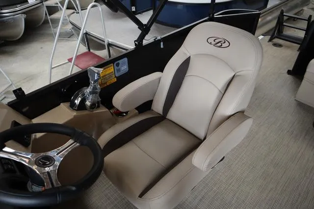 Slide: The Image of Bentley Pontoons Legacy 200 Cruise XL 2025 - 12