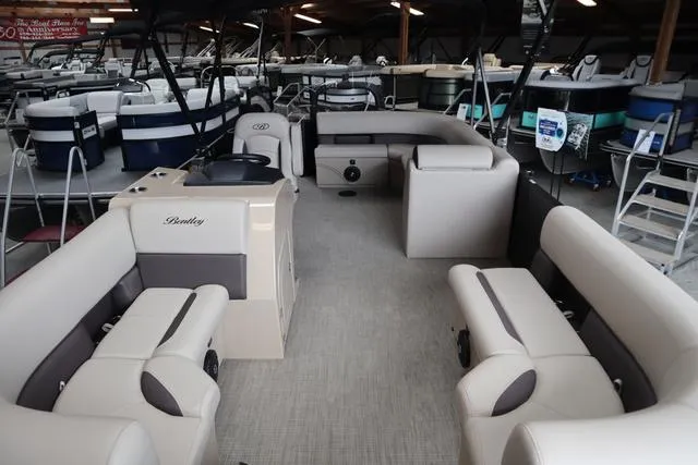 Slide: The Image of Bentley Pontoons Legacy 200 Cruise XL 2025 - 5