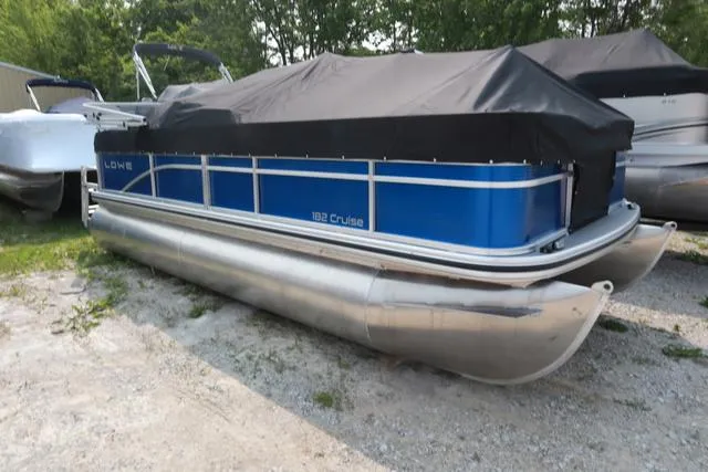 Slide: The Image of Lowe Ultra Fish 182 2023 - 4