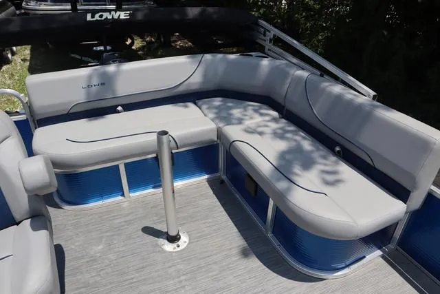 Slide: The Image of Lowe Ultra Fish 182 2023 - 6