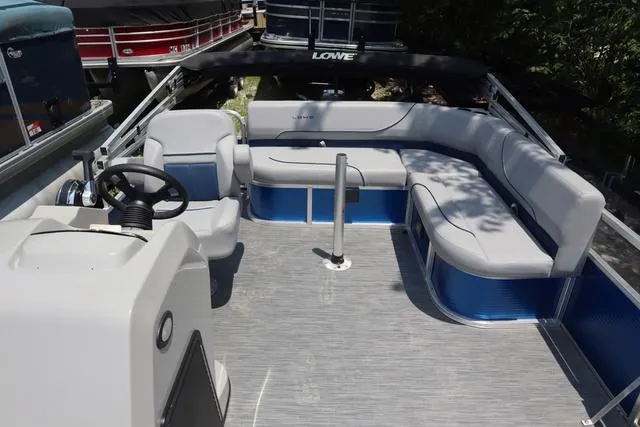 Slide: The Image of Lowe Ultra Fish 182 2023 - 7