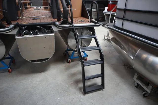 Slide: The Image of Bentley Pontoons Elite 223 Admiral Triple Tube Pkg 2025 - 20