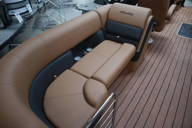 Slide: The Image of Bentley Pontoons Elite 223 Admiral Triple Tube Pkg 2025 - 28