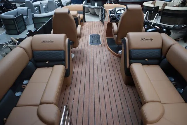 Slide: The Image of Bentley Pontoons Elite 223 Admiral Triple Tube Pkg 2025 - 3