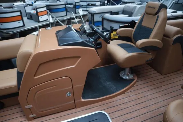 Slide: The Image of Bentley Pontoons Elite 223 Admiral Triple Tube Pkg 2025 - 8