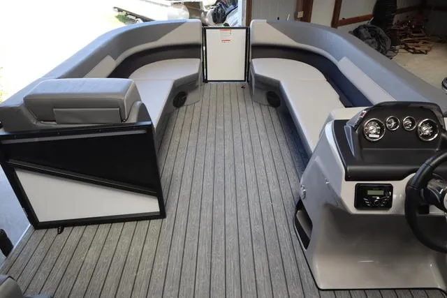 Slide: The Image of Lowe LS 210 Triple Tube Package 2025 - 10