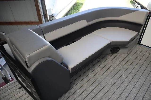 Slide: The Image of Lowe LS 210 Triple Tube Package 2025 - 11