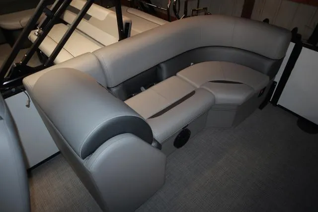 Slide: The Image of Bentley Pontoons Legacy 223 Navigator Triple Tube Pkg 2025 - 17