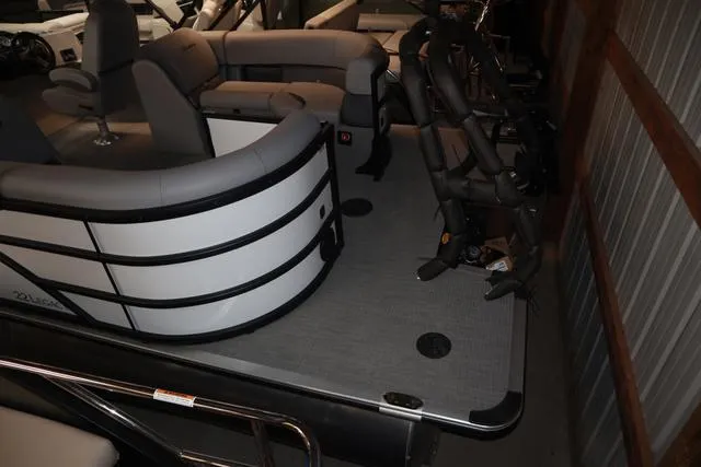 Slide: The Image of Bentley Pontoons Legacy 223 Navigator Triple Tube Pkg 2025 - 20