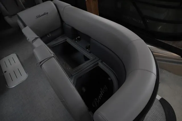 Slide: The Image of Bentley Pontoons Legacy 223 Navigator Triple Tube Pkg 2025 - 6