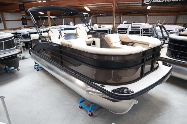 The Image of Lowe SS 210 WT Triple Tube Package 2025 - 1