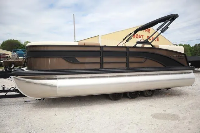 Slide: The Image of Lowe SS 210 WT Triple Tube Package 2025 - 3