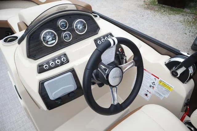 Slide: The Image of Lowe SS 210 WT Triple Tube Package 2025 - 9