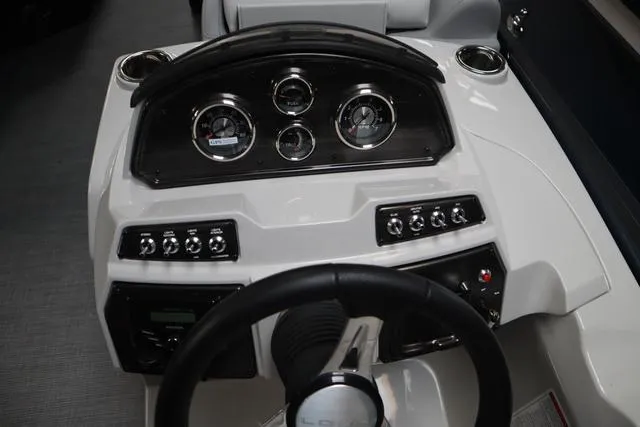 Slide: The Image of Lowe SS 210 WT 2025 - 11