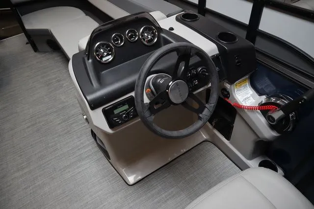 Slide: The Image of Lowe LS 210 WT Triple Tube Package 2025 - 10