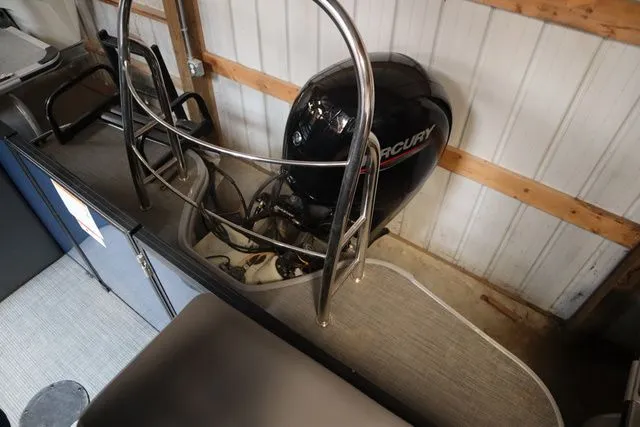 Slide: The Image of Lowe LS 210 WT Triple Tube Package 2025 - 9