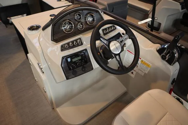 Slide: The Image of Lowe SF 214 Triple Tube 2025 - 13