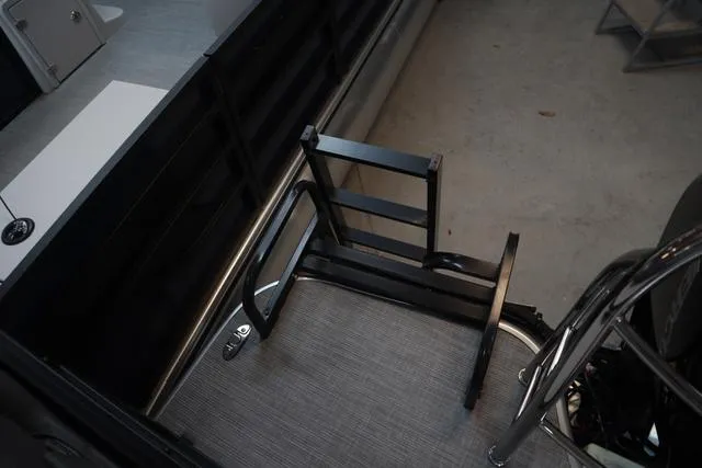 Slide: The Image of Lowe LS 230 WT 2025 - 11