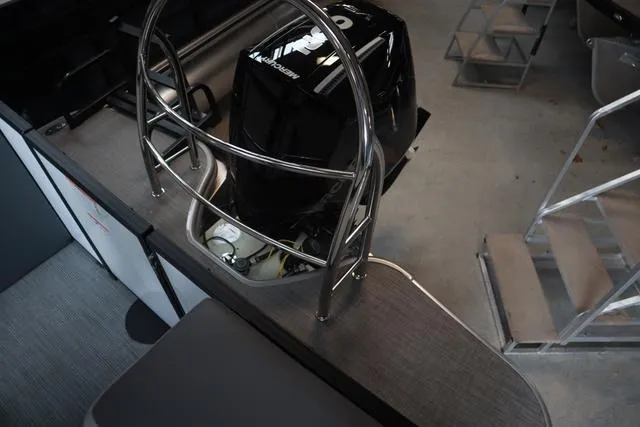 Slide: The Image of Lowe LS 230 WT 2025 - 12