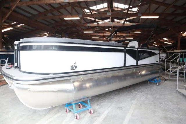 Slide: The Image of Lowe LS 230 WT 2025 - 3