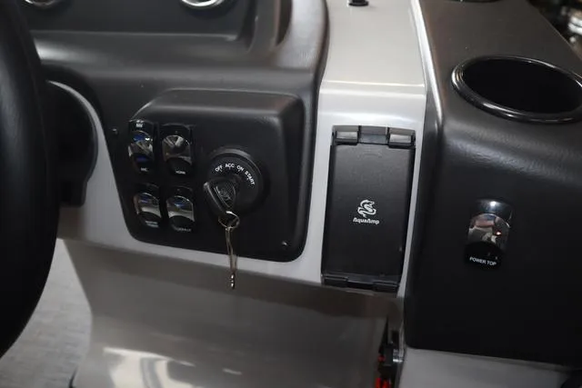 Slide: The Image of Lowe LS 230 WT 2025 - 8