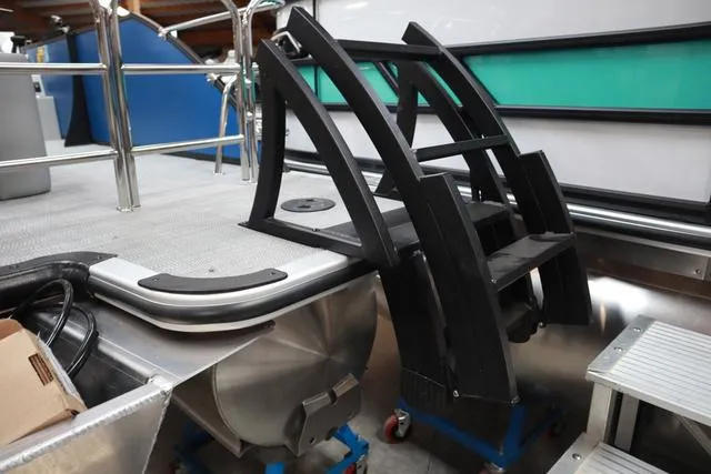 Slide: The Image of Bentley Pontoons Legacy 223 Swingback Sport Tube Pkg 2025 - 19