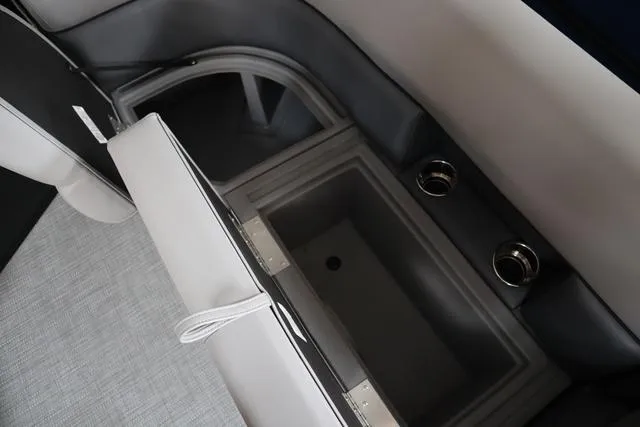 Slide: The Image of Bentley Pontoons Legacy 223 Navigator Triple Tube Pkg 2025 - 12