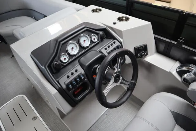 Slide: The Image of Bentley Pontoons Legacy 223 Navigator Triple Tube Pkg 2025 - 14